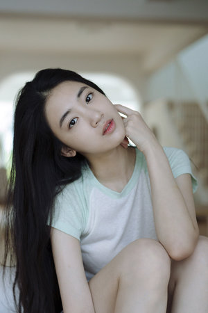 韩国美女裸露完美臀部